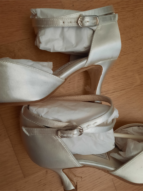 Werner Kern Chaussures de Mariage Betty LS - Satin Blanc - 6,5 cm - Semelle en cuir nubuck [UK 2,5]